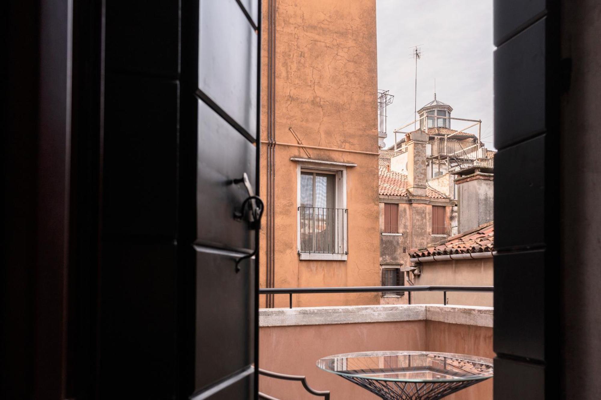 Be Mate Ponte Di Rialto Aparthotel Венеция Екстериор снимка